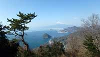 駿河湾に浮かぶ淡島と富士山の眺望がご褒美