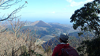 頂上付近から見下ろした大室山